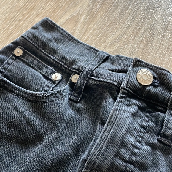 Madewell “Perfect Jean Shorts” - Picture 4 of 5